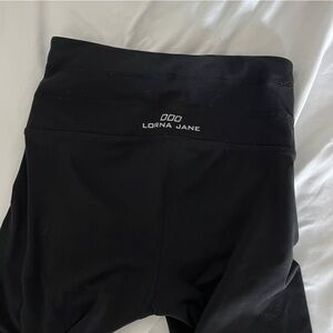 Lorna Jane core support ankle biter tight